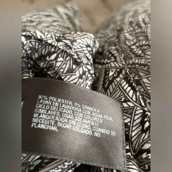 Black and white print button down long sleeve blouse - Picture 6 of 6